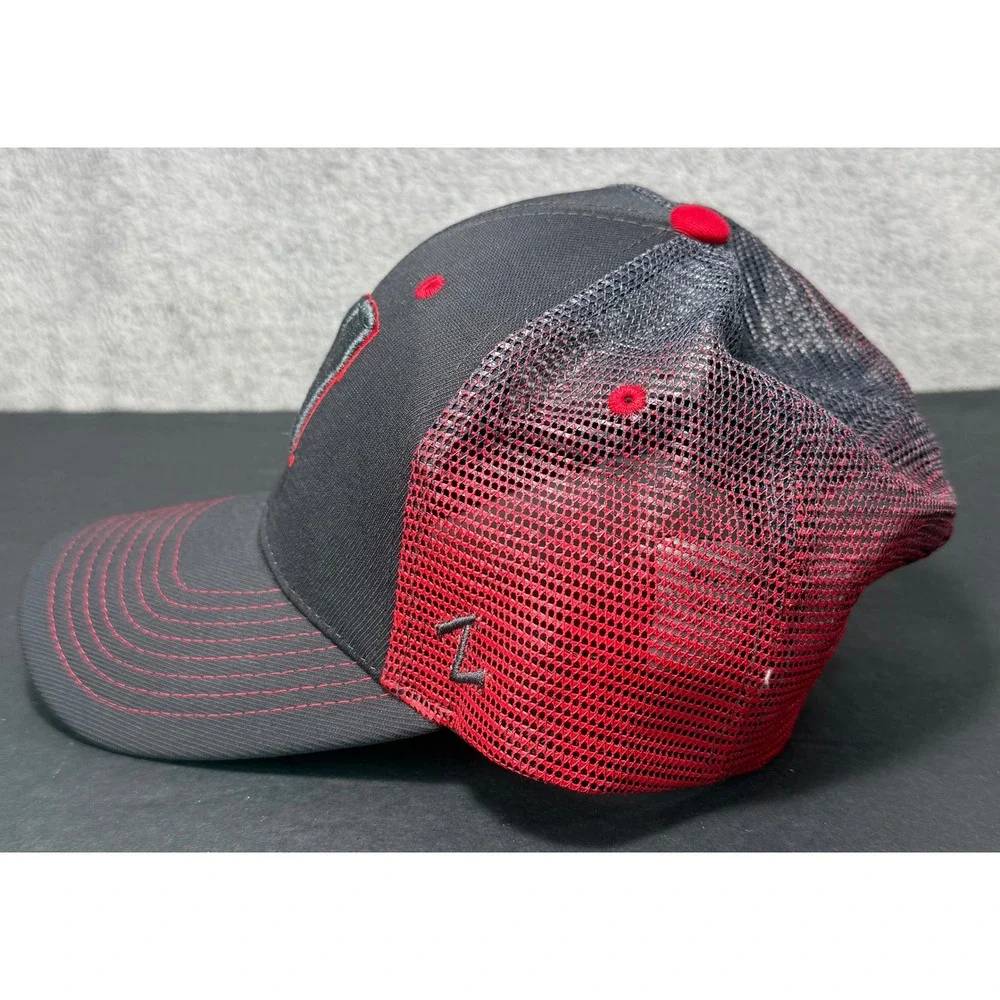 Zephyr Trucker Hat Mens OSFA Grey Red Wisconsin Badgers Snapback Mesh Cap